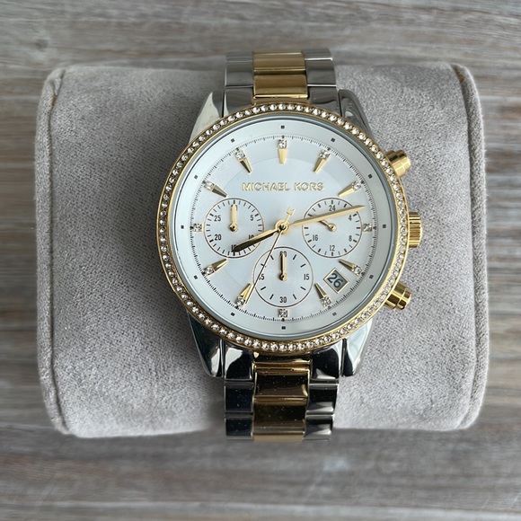 Michael Kors Watch - Picture 4 of 5